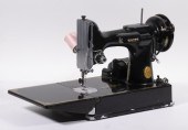 SINGER FEATHERWEIGHT SEWING MA