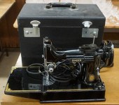 SINGER FEATHERWEIGHT SEWING MA