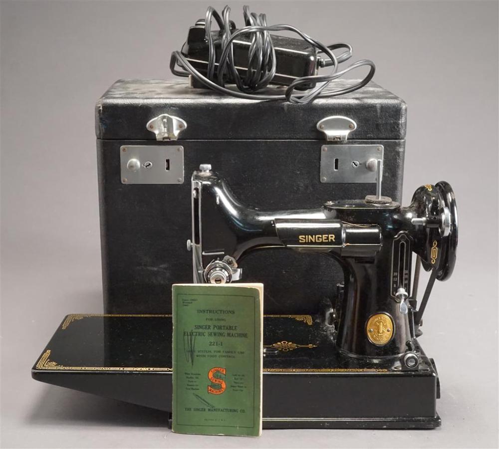 SINGER MODEL 221-1 FEATHERWEIGHT