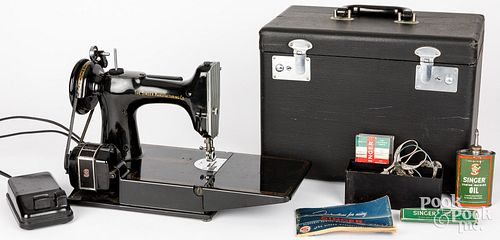 SINGER MODEL 221 FEATHERWEIGHT