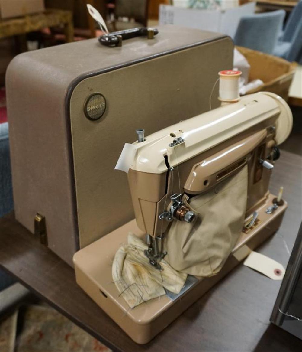 SINGER MODEL 404 PORTABLE SEWING