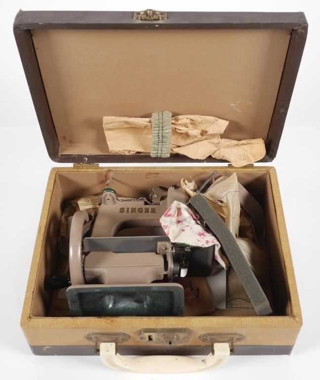 SINGER SEWHANDY SEWING MACHINEIn