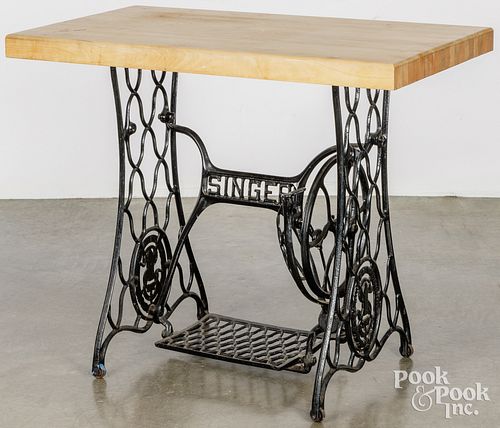 SINGER SEWING MACHINE BASE