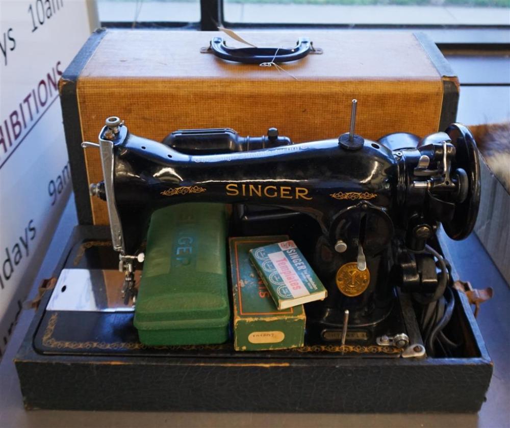 SINGER SEWING MACHINE IN