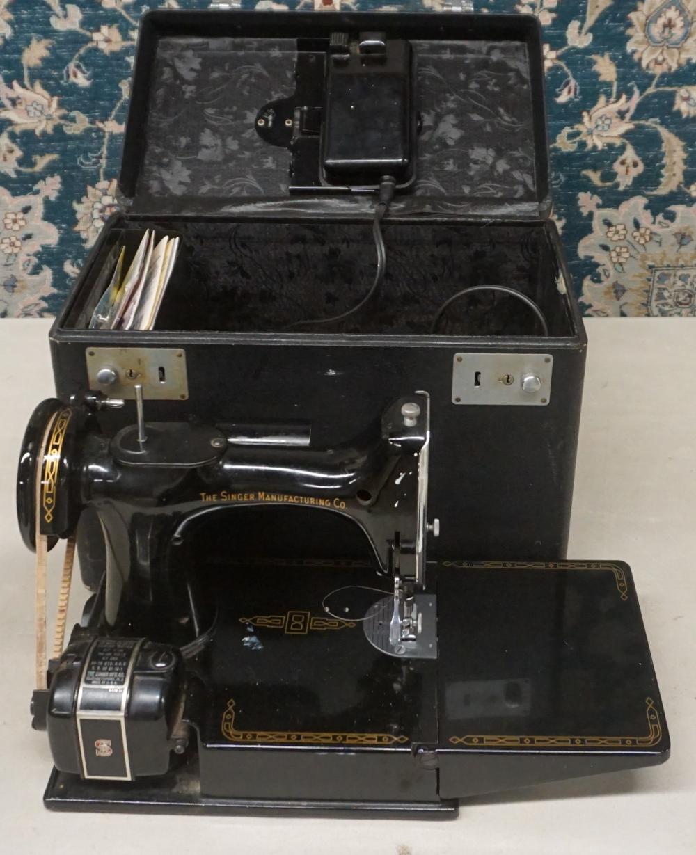 SINGER SEWING MACHINE, MODEL NO.