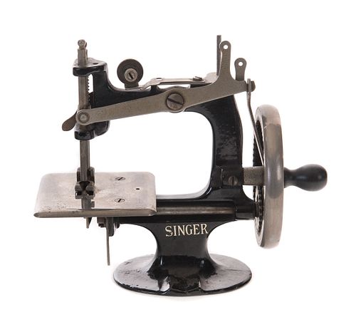 SINGER VICTORIAN CHILDS SEWING