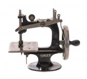 SINGER VICTORIAN CHILDS SEWING