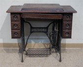 SINGER WROUGHT IRON BASE SEWIN