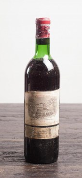SINGLE BOTTLE OF VINTAGE FRENC