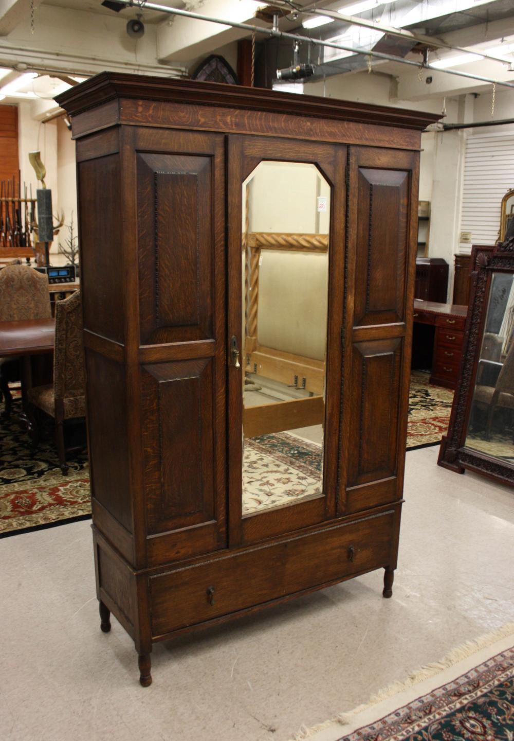SINGLE-DOOR OAK WARDROBESINGLE-DOOR