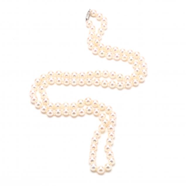 SINGLE STRAND PEARL NECKLACE