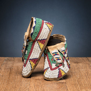 Sioux Beaded Hide Moccasins third