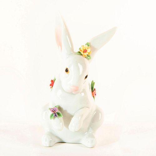SITTING BUNNY WITH FLOWERS