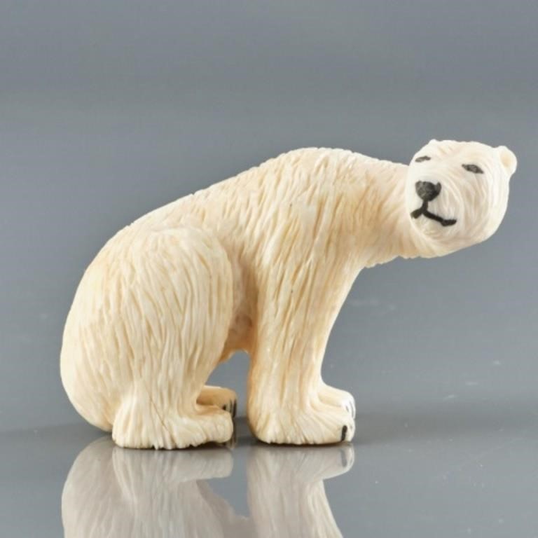 SITTING POLAR BEARWhite stone,