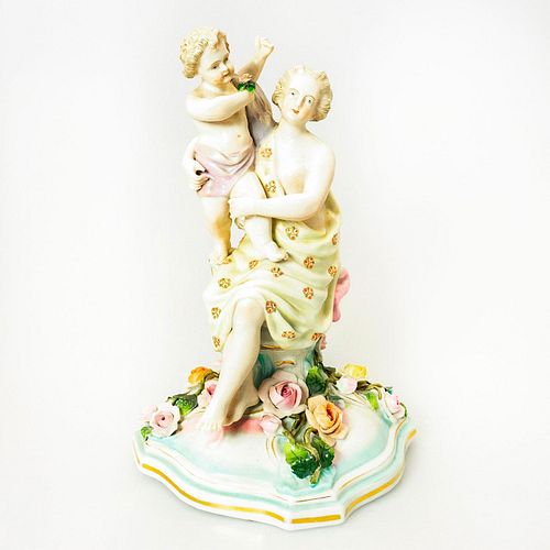 SITZENDORF PORCELAIN FIGURINE