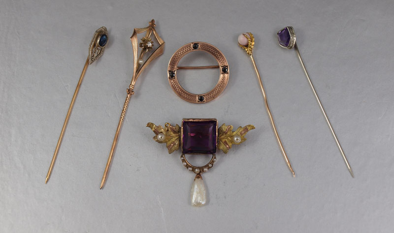 SIX ANTIQUE 10K GOLD PINS: Lot of 6