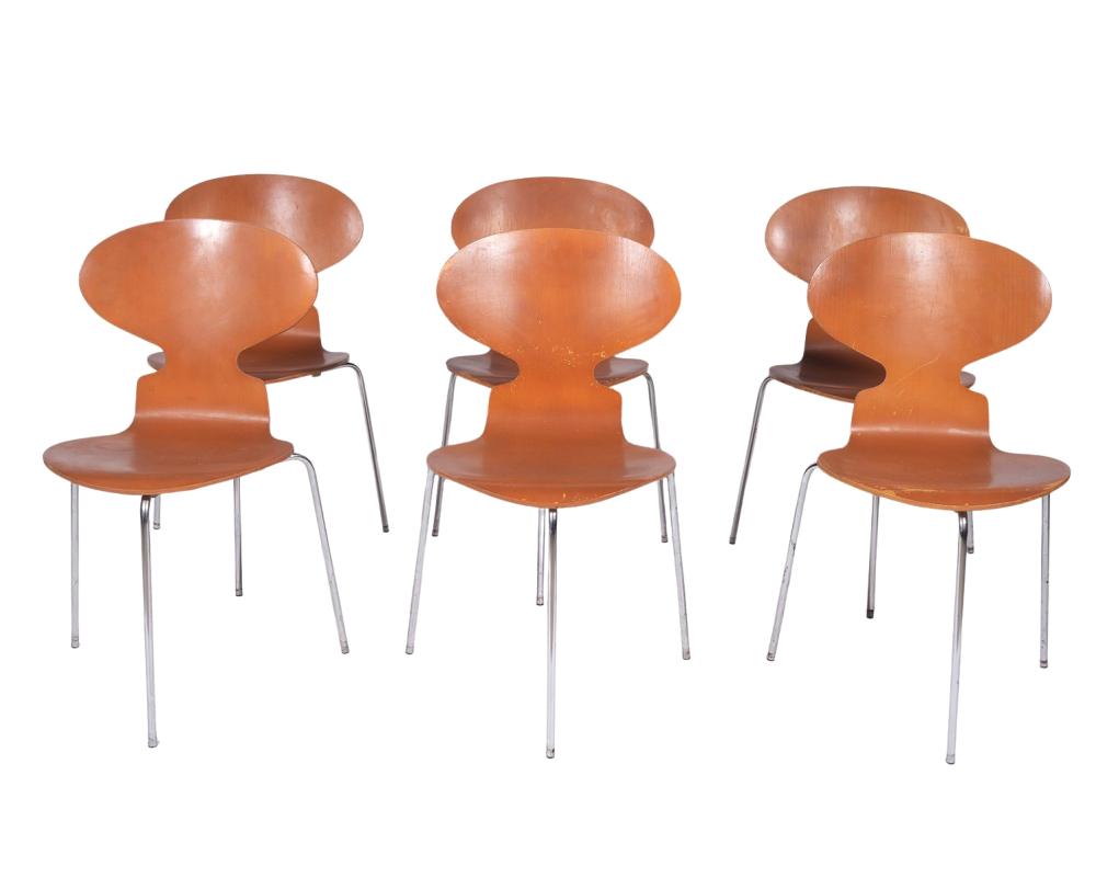 SIX ARNE JACOBSEN 3 LEG ANT