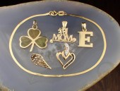 SIX ARTICLES OF YELLOW GOLD JE