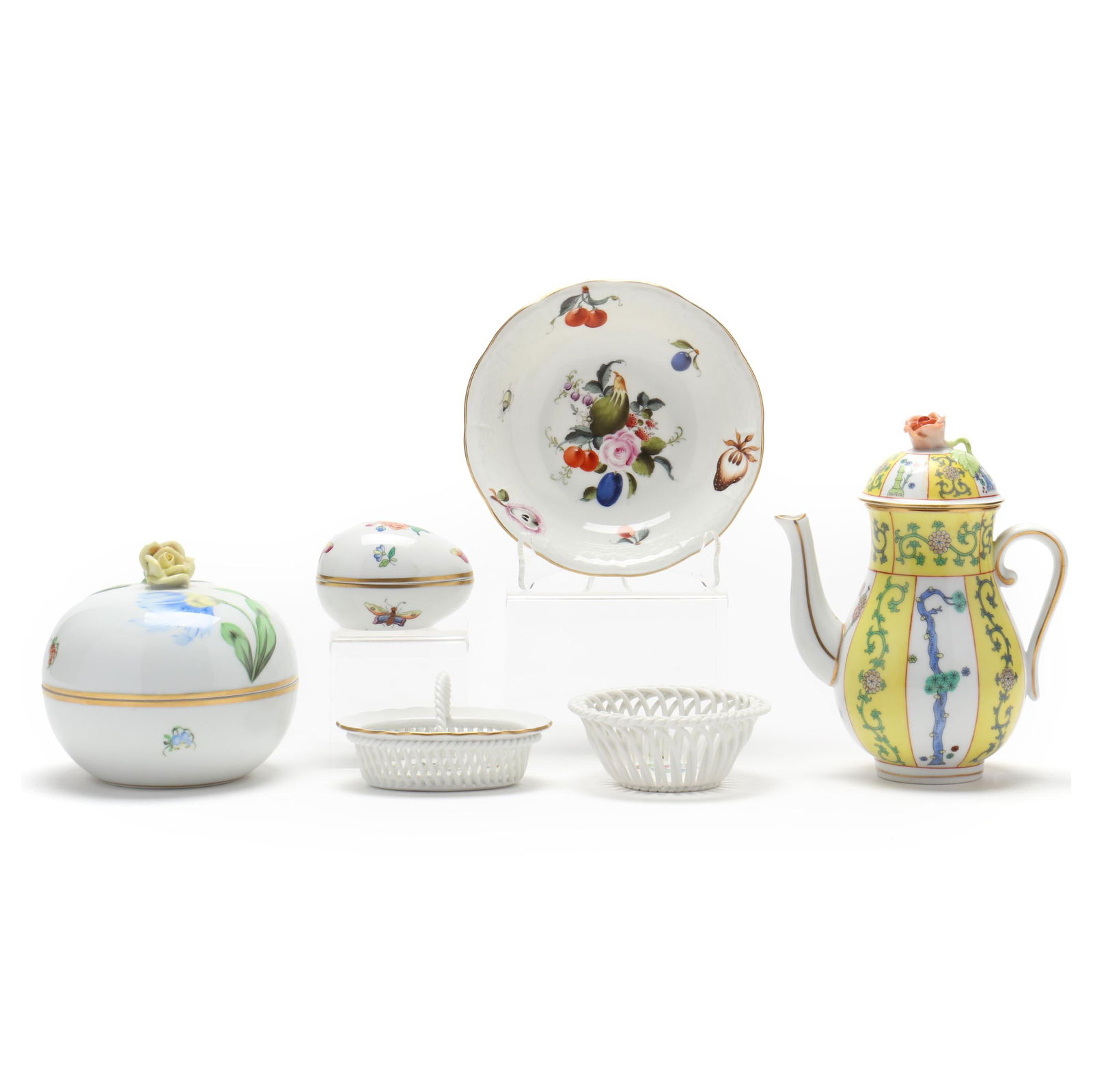 SIX ASSORTED HEREND TABLEWARE ITEMS