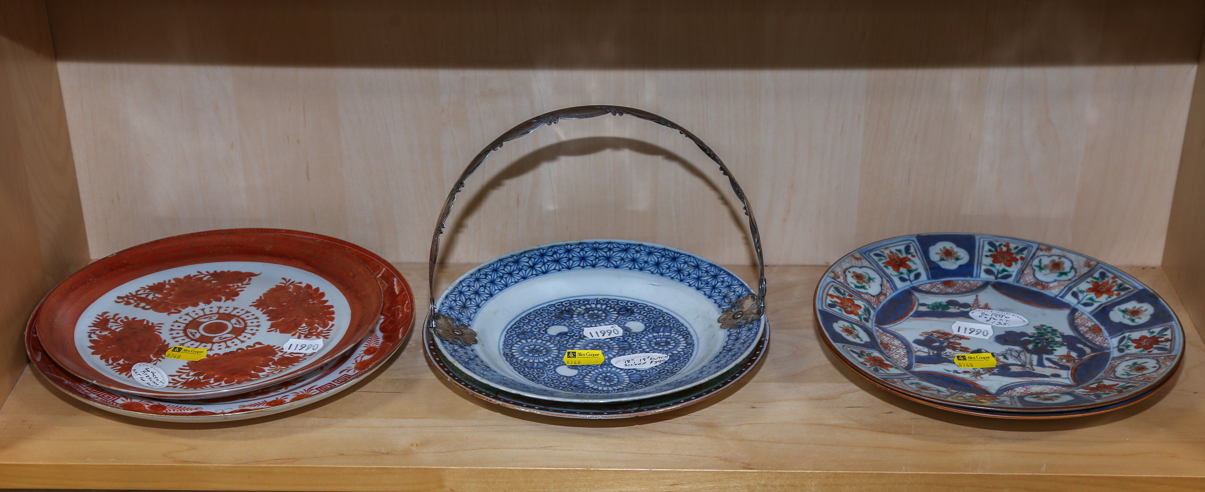 SIX CHINESE EXPORT PORCELAIN DISHES