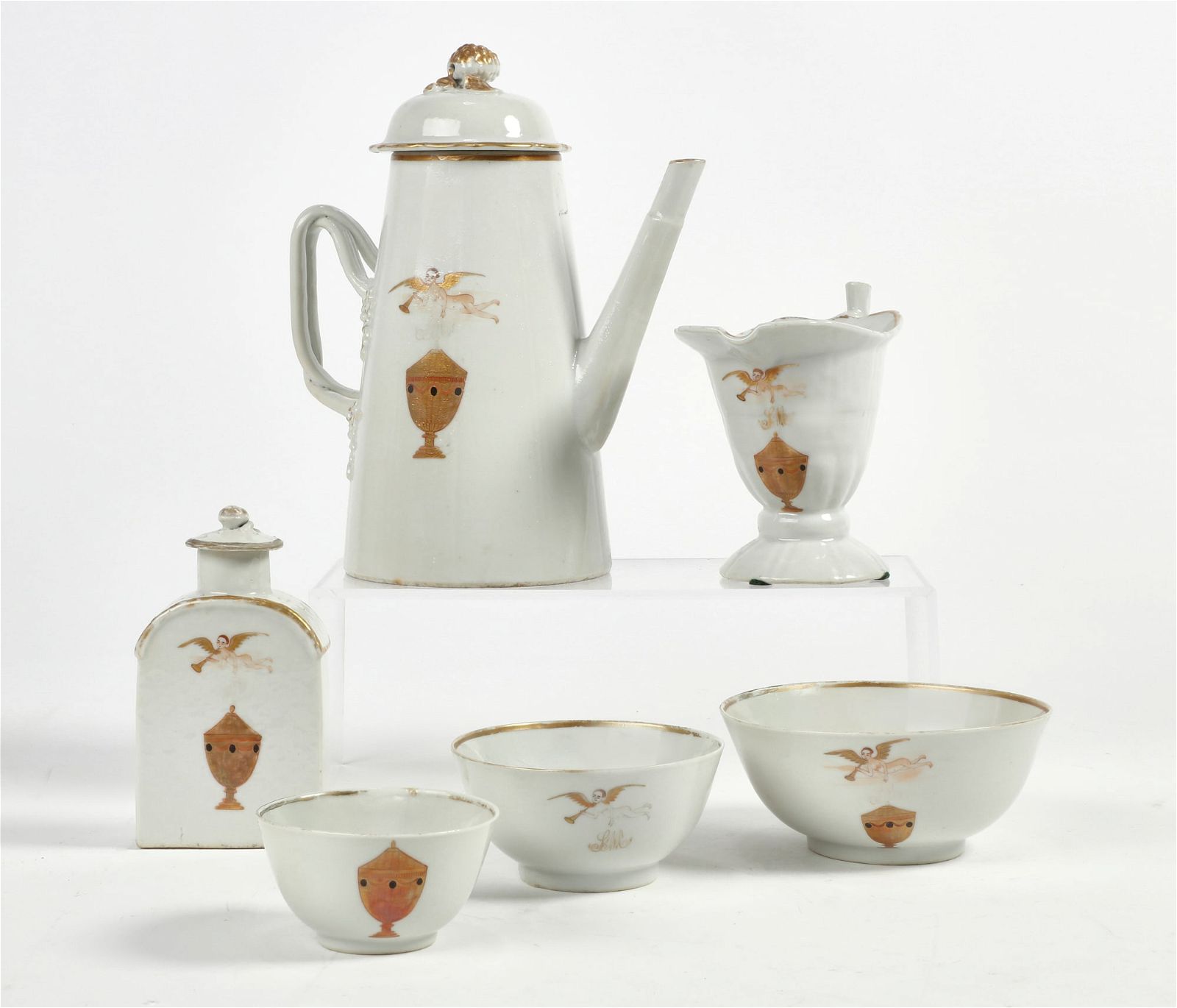 SIX CHINESE EXPORT PORCELAIN