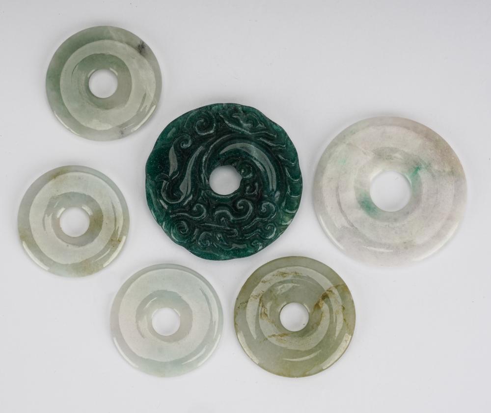 SIX JADE DISCScomprising five light