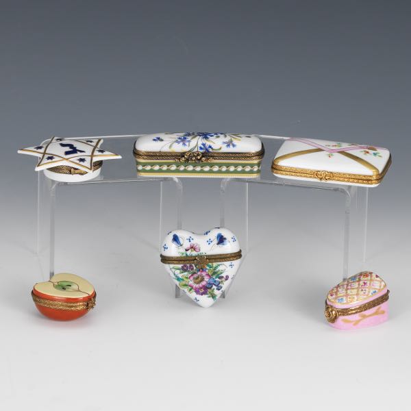 SIX LIMOGES TABATIERES  Six Limoges