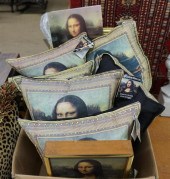 SIX MONA LISA THROW PILLOWS, T