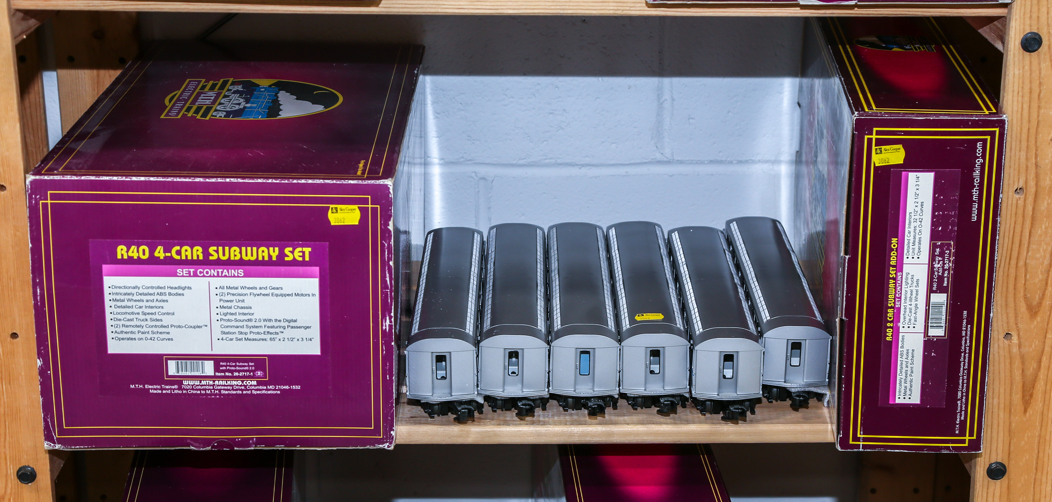 SIX MTH "O" GAUGE SUBWAY TRAIN CARS