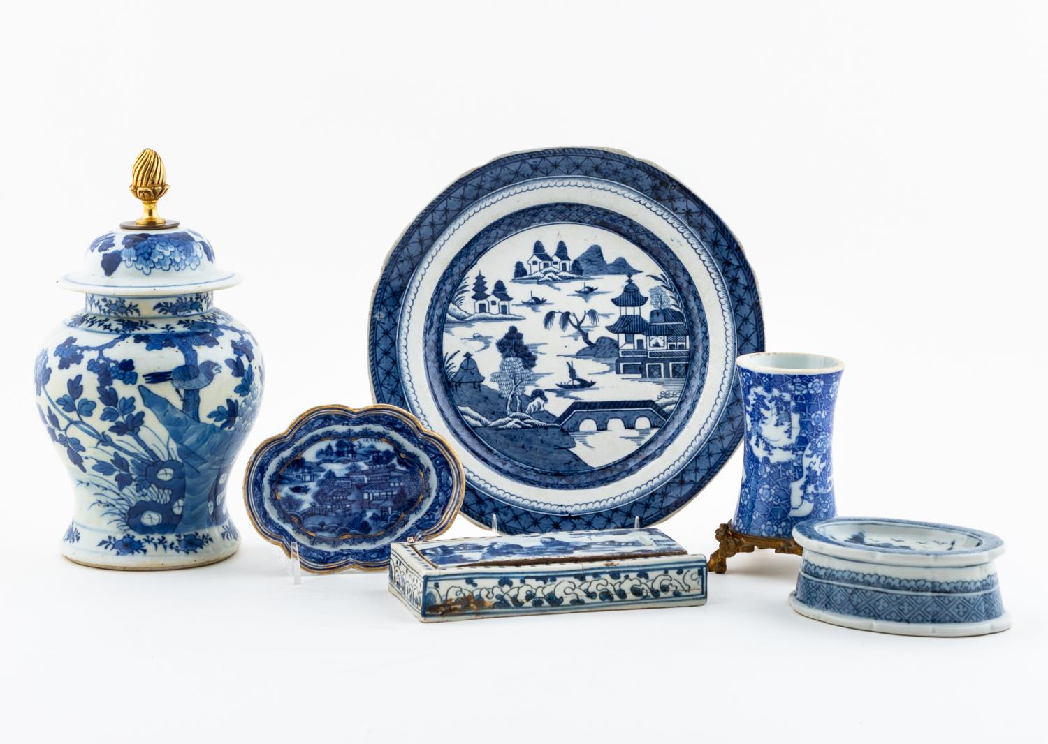 SIX PIECES BLUE AND WHITE CHINESE