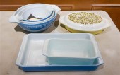 SIX PIECES OF PYREX COOKWARESi