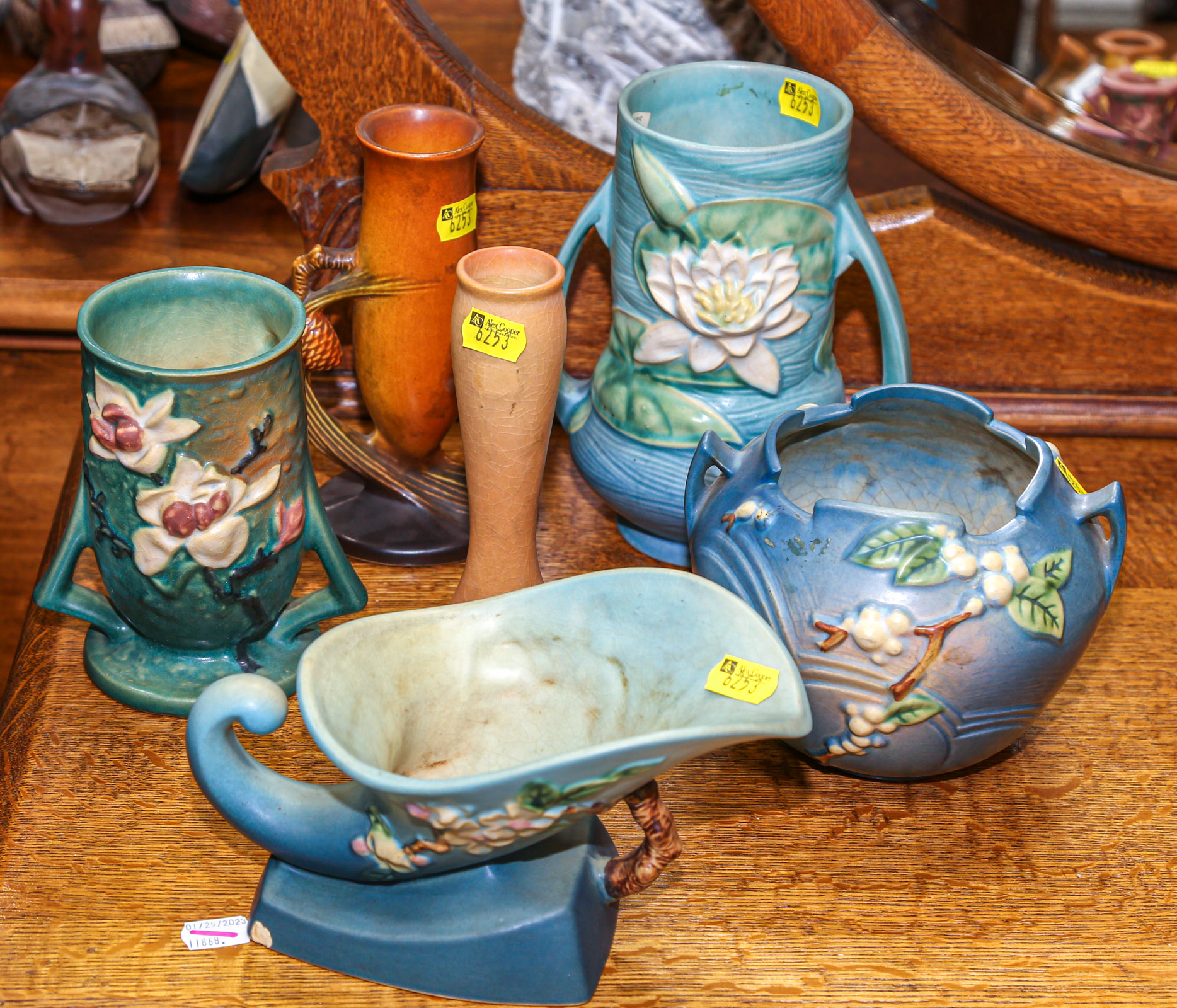 SIX PIECES OF ROSEVILLE ART POTTERY