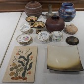 SIX PORCELAIN RAMEKINS WITH UN