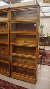 SIX-SECTION STACKING OAK LAWYE