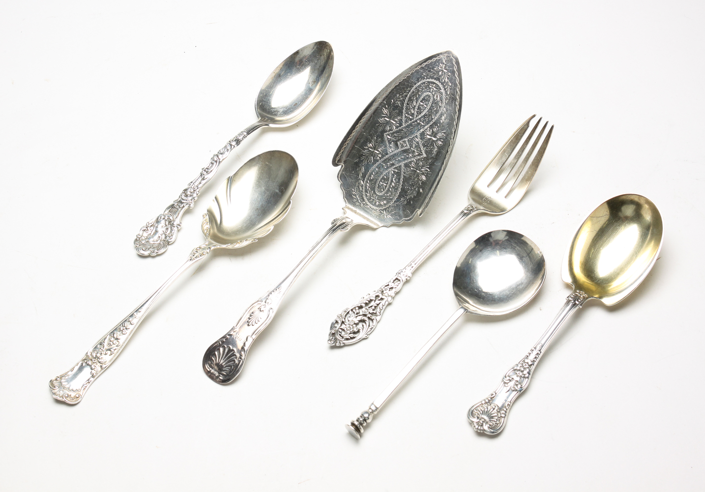 SIX STERLING SERVING PIECES. An