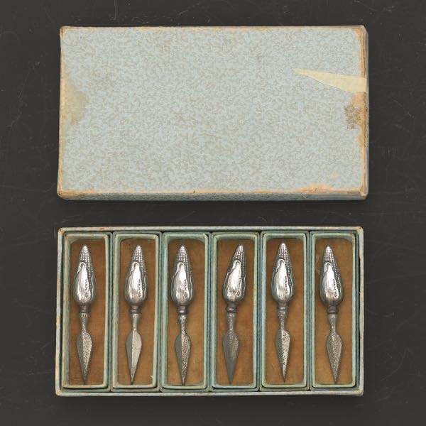 SIX STERLING SILVER HANDLE CORN