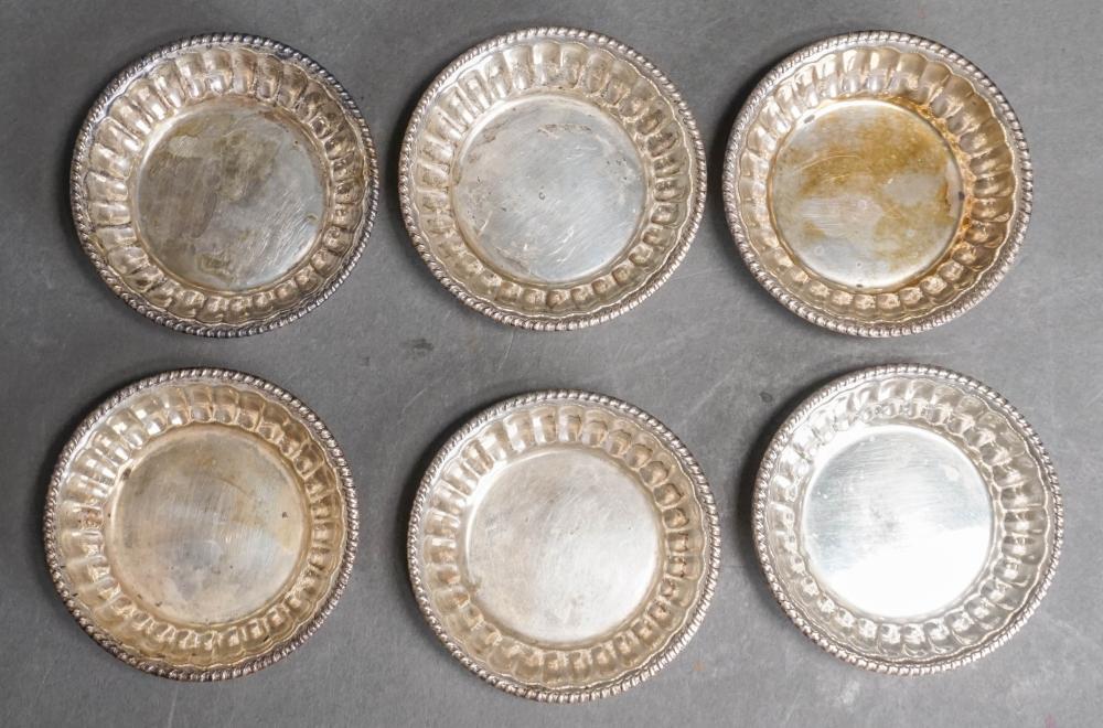 SIX STERLING SILVER NUT DISHES, 4.4
