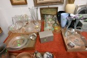 SIX TRAY LOTS OF ART GLASSSix