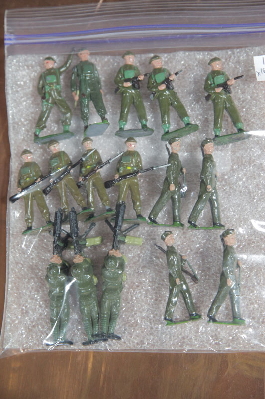 SIXTEEN BRITAINS BRITISH INFANTRY