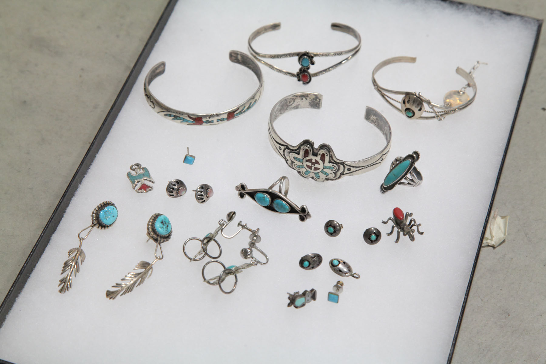 SIXTEEN PIECES INDIAN JEWERLY. 