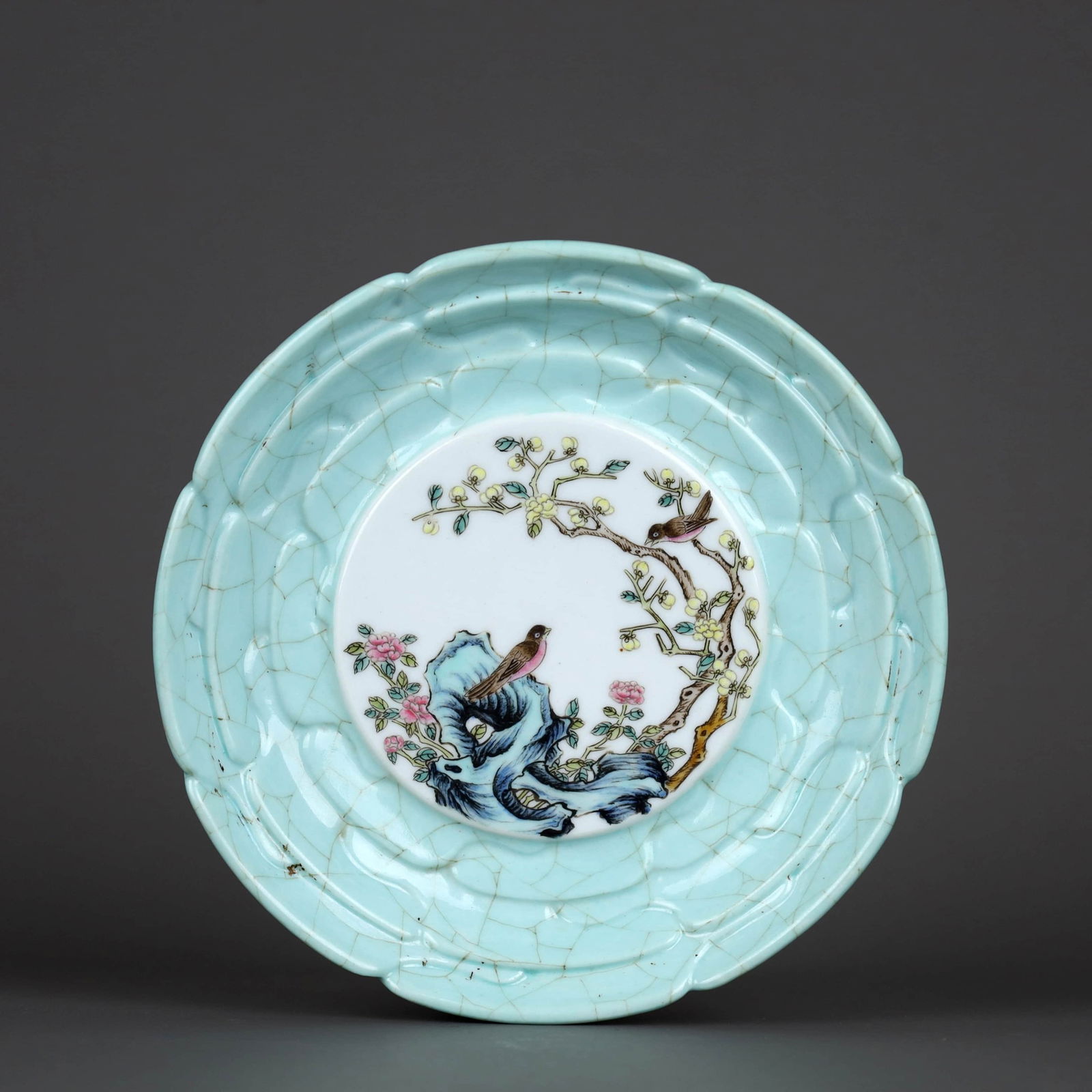 SKY-BLUE CRACKLED GLAZE WITH