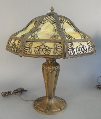 SLAG GLASS TABLE LAMP HAVING