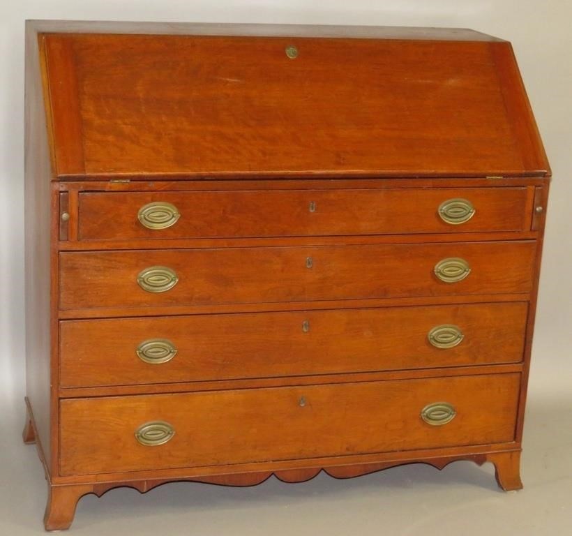 SLANT FRONT DESKca. 1810; in cherry