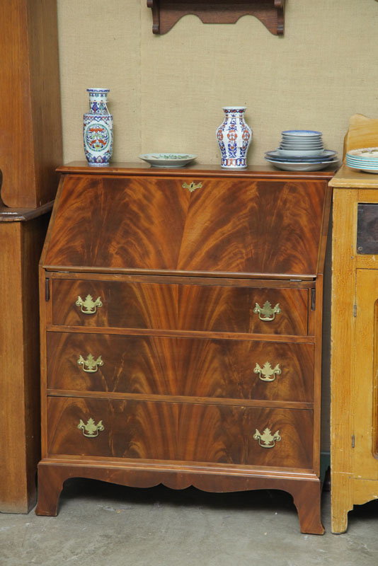 SLANT LID DESK. With dovetail