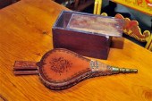 SLIDE LID BOX AND A PAIR OF BE