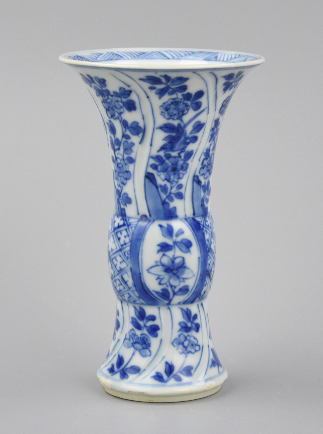 SMALL BLUE & WHITE GU VASE W/