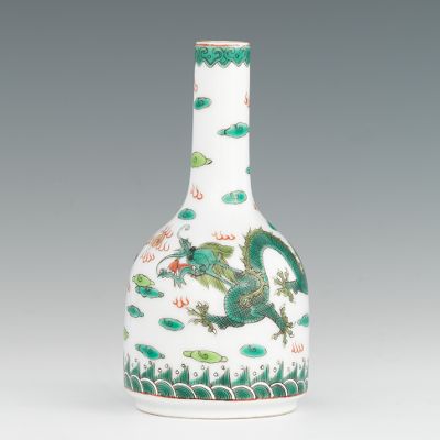 Small bottle vase with Wucai