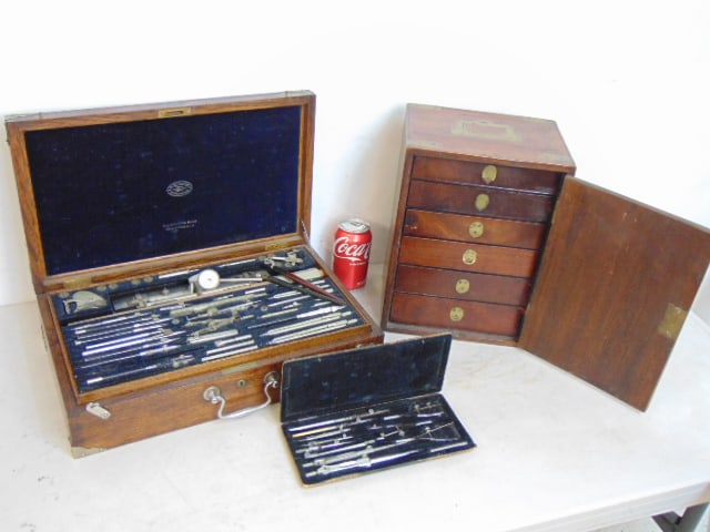 SMALL BUTLERS STYLE TRAVELING CHEST