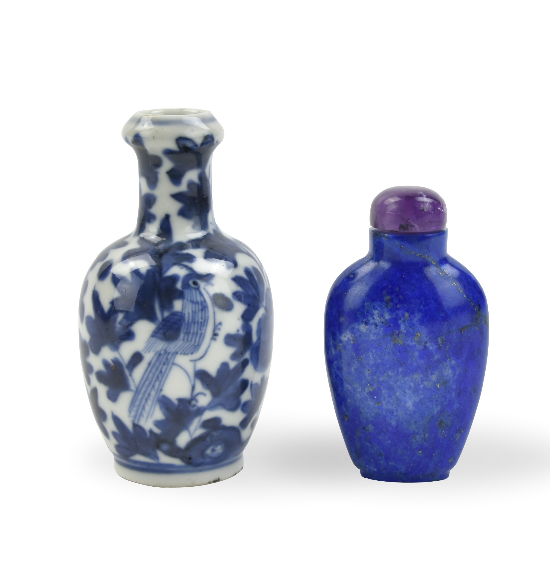 SMALL CHINESE BLUE WHITE VASE &