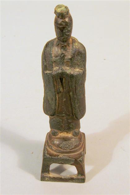 Small Chinese bronze figure    Tang